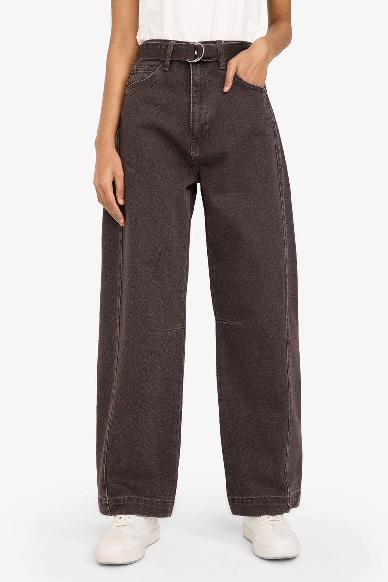 ديفاكتو بنطلون جينز باريل فيت وخصر عالي - Image 3